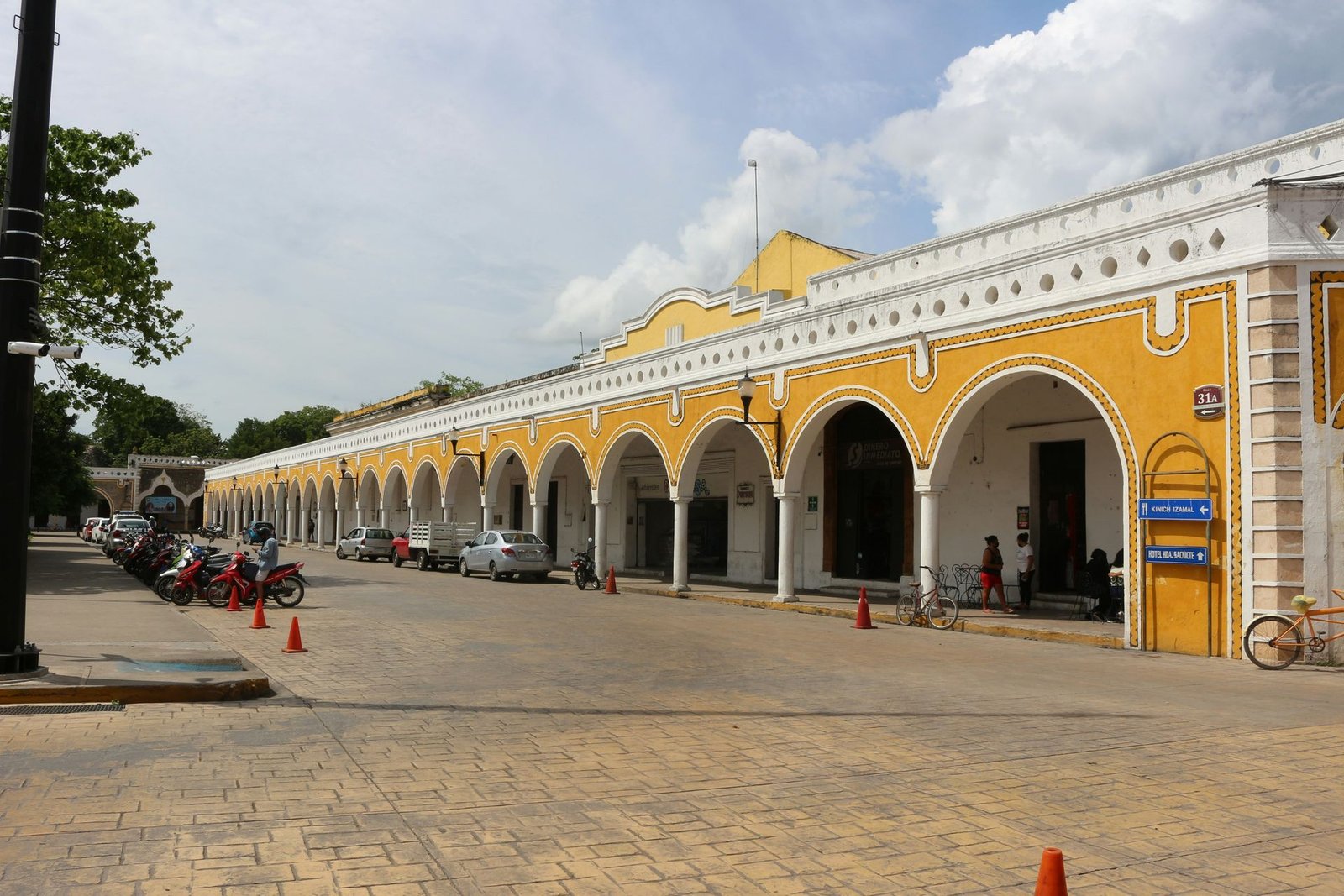 Arched arcade in Mérida's historic center